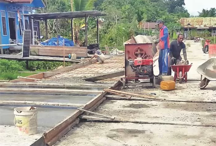 thumb Pembangunan Jalan Lingkungan Dusun II Sudah Mencapai 80%